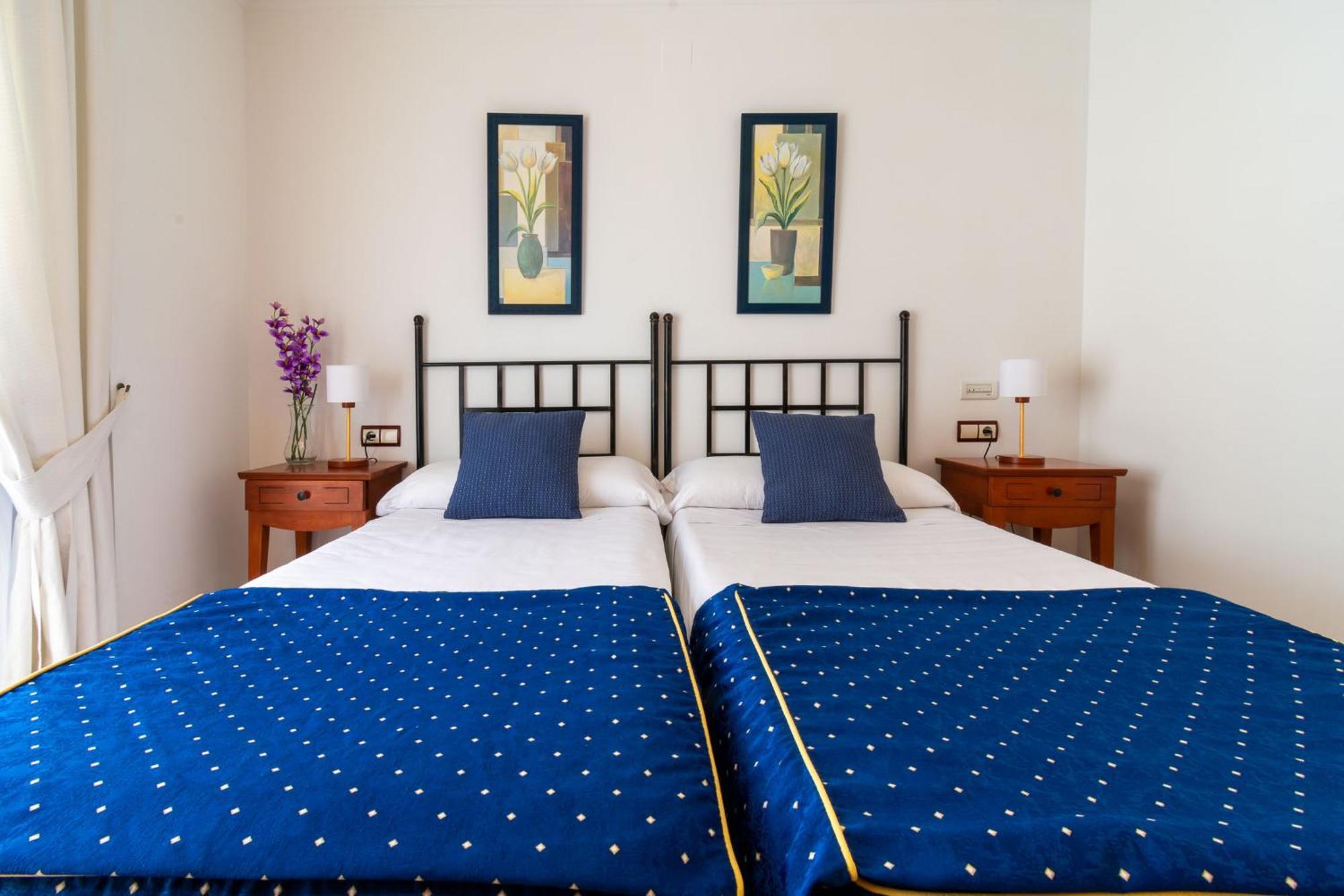 Apartamentos Albir Confort - Avenida 1 Dorm البير المظهر الخارجي الصورة