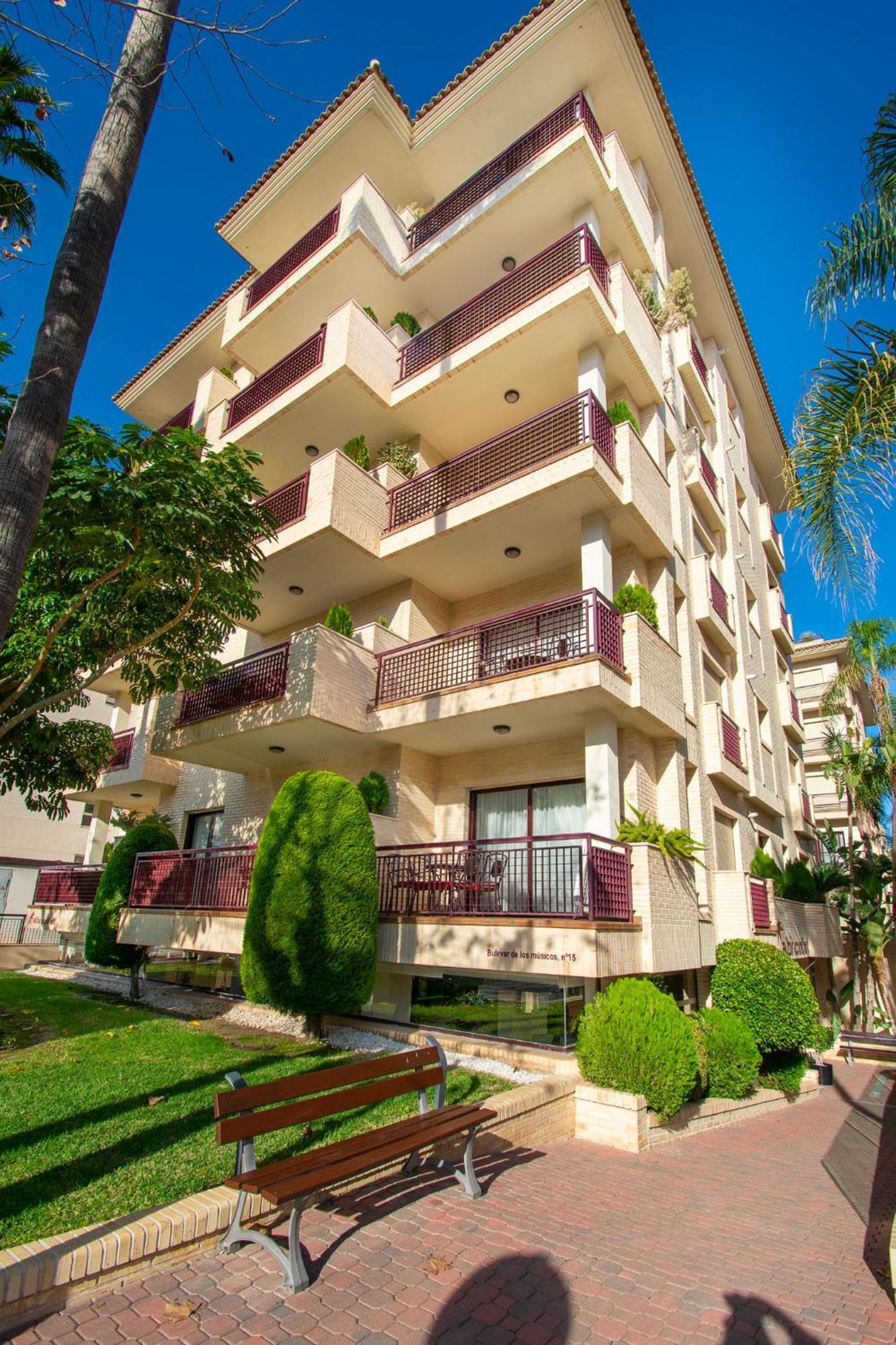 Apartamentos Albir Confort - Avenida 1 Dorm البير المظهر الخارجي الصورة