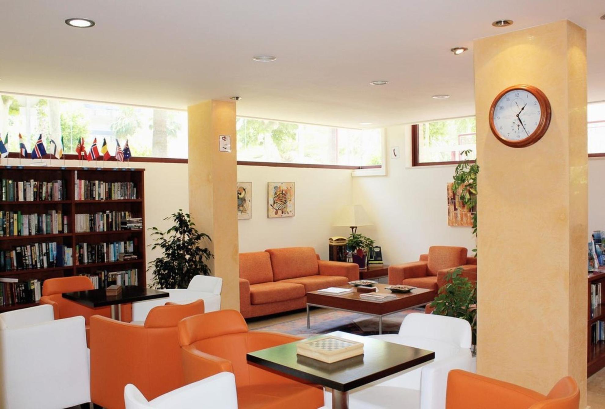 Apartamentos Albir Confort - Avenida 1 Dorm البير المظهر الخارجي الصورة