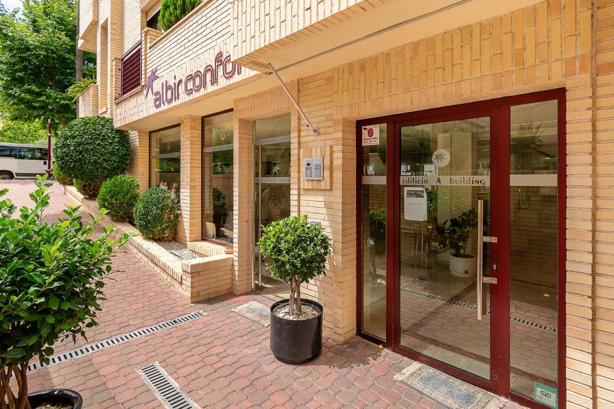 Apartamentos Albir Confort - Avenida 1 Dorm البير المظهر الخارجي الصورة